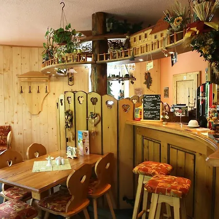 Casa de hóspedes Gaststaette & Waldquell 3*