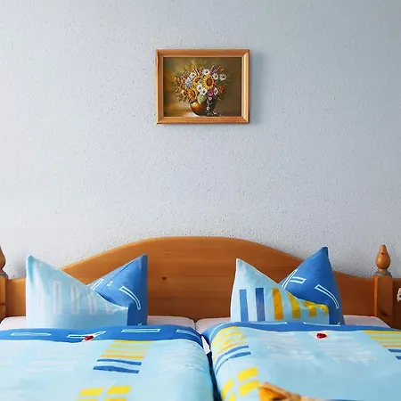 Casa de hóspedes Gaststaette & Waldquell 3*